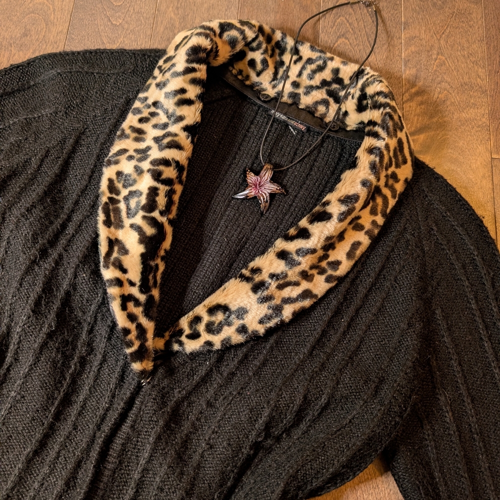 Black Cardigan with Leopard Fur Collar - Picture 3 of 8